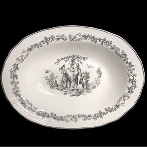 VTG Tabletops Unlimited New England Toile 14” Oval Vegetable Bowl in EUC